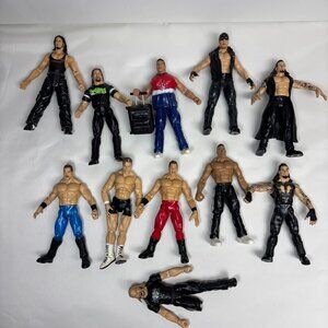 Vtg 1999 2000 WWE Wrestling Action Figure Lot – 11 Figures – Jakks